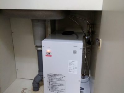 小型電気温水器交換工事　（TOTO　REM12ASC21）　東京都荒川区